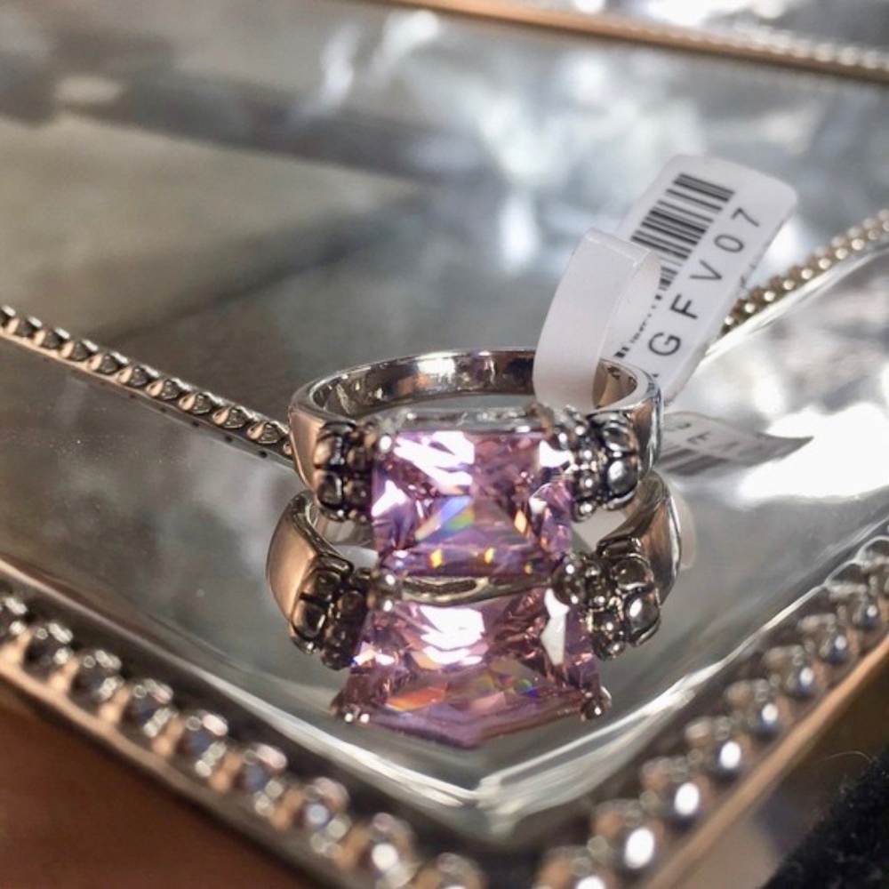 ❤️Gorgeous Pink Sapphire Silver Plated Size 7 - Picture 2 of 5